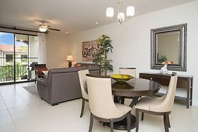 Impressively Designed 3rd-floor Space Overlooking Pool in Coco