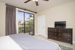 Impressively Designed 3rd-floor Space Overlooking Pool in Coco