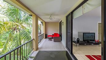 3rd-floor Space, Modern Decor, Recently Renovated, Overlooking Pool