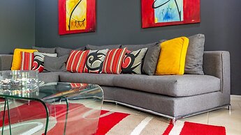 3rd-floor Space, Modern Decor, Recently Renovated, Overlooking Pool