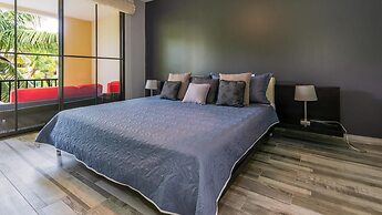 3rd-floor Space, Modern Decor, Recently Renovated, Overlooking Pool