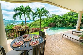 Hacienda-style Villa With Pool and Sweeping Ocean Views Above Potrero