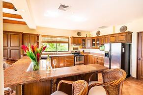 Hacienda-style Villa With Pool and Sweeping Ocean Views Above Potrero