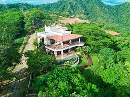 Hacienda-style Villa With Pool and Sweeping Ocean Views Above Potrero