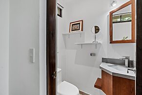 Colorful, Classy, Modern Split-level Near Beach With Pool