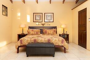 Luxury Flamingo villa with outdoor bar - pool and magnificent views