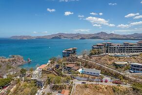 Luxury Flamingo villa with outdoor bar - pool and magnificent views