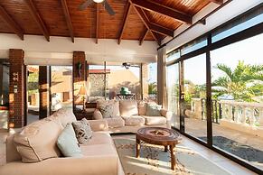 Luxury Flamingo villa with outdoor bar - pool and magnificent views