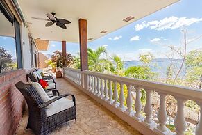 Luxury Flamingo villa with outdoor bar - pool and magnificent views