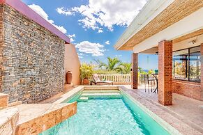 Luxury Flamingo villa with outdoor bar - pool and magnificent views