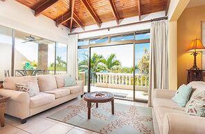 Luxury Flamingo villa with outdoor bar - pool and magnificent views