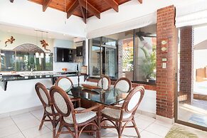 Luxury Flamingo villa with outdoor bar - pool and magnificent views