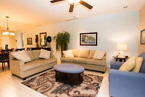 Nicely Decorated 3rd-floor Beauty With Pool-view Balcony in Coco