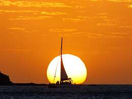 Nicely Decorated 3rd-floor Beauty With Pool-view Balcony in Coco