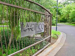 Nicely Decorated 3rd-floor Beauty With Pool-view Balcony in Coco