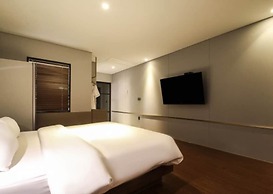 Hound Hotel Changwon - Jinhae Yongwon