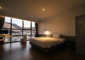 Hound Hotel Changwon - Jinhae Yongwon