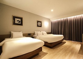 Hound Hotel Changwon - Jinhae Yongwon