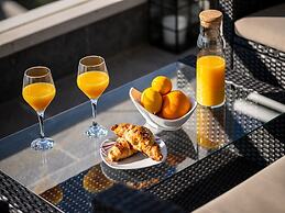 Apartment License to Chill