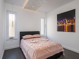 Apartment License to Chill