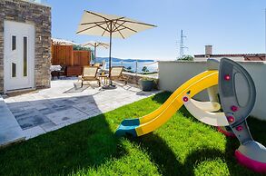 Apartment License to Chill