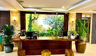 Happy Life Green Hotel