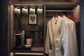 Hotel Drover, Autograph Collection