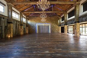 Hotel Drover, Autograph Collection