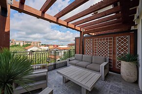 Hotel Drover, Autograph Collection