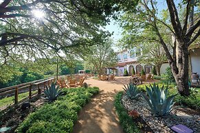 Hotel Drover, Autograph Collection