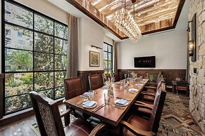 Hotel Drover, Autograph Collection