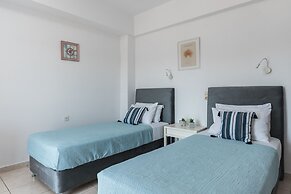 Dora Pool Studios by Konnect, 150m from the Beach