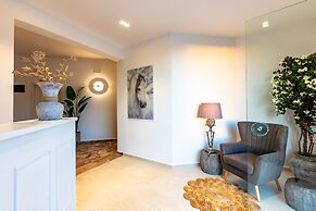 Pinelopi Beach Suites