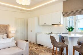 Pinelopi Beach Suites