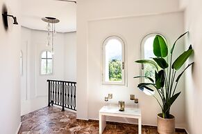 Pinelopi Beach Suites