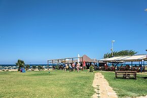 Pinelopi Beach Suites