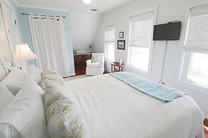 3723 Pleasant Ave. 3 Bedroom Home by RedAwning