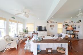 3723 Pleasant Ave. 3 Bedroom Home by RedAwning