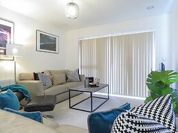 Tudors eSuites Apartment with 4 Beds