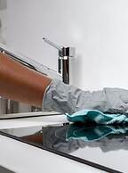 Tudors eSuites Apartment with 4 Beds