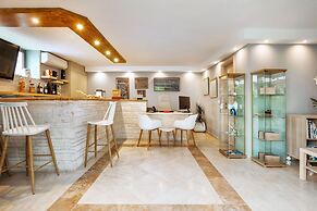 Sunny Villas Resort & Spa