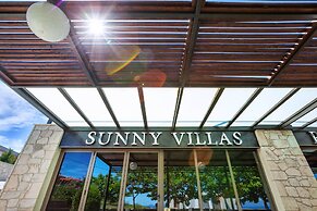 Sunny Villas Resort & Spa