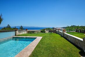 Sunny Villas Resort & Spa