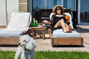 Sunny Villas Resort & Spa