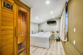 Sunny Villas Resort & Spa