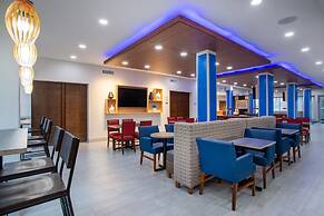 Holiday Inn Express And Suites Deland South by IHG