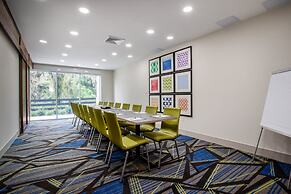 Holiday Inn Express And Suites Deland South by IHG