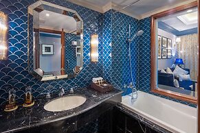 Silk Path Grand Hue Hotel