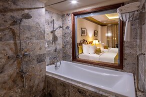 Silk Path Grand Hue Hotel