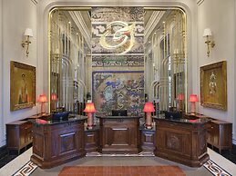 Silk Path Grand Hue Hotel